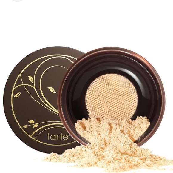Tarte Amazonian Clay Powder Foundation in Light Beige - Picture 1 of 8